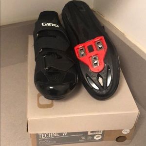 Cycling Shoes Sz 40 (US8) great for SoulCycle!